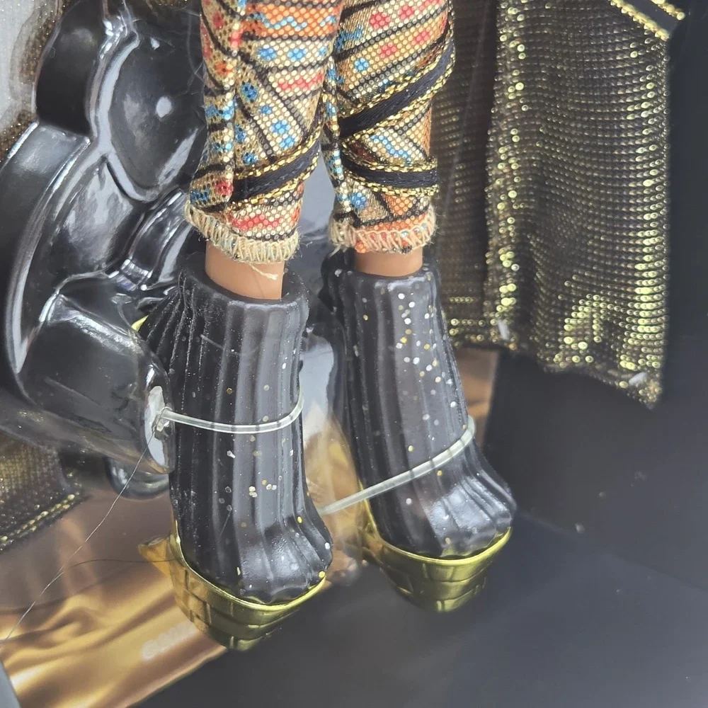 NEW Monster High Cleo de Nile Haunt Couture Midnight Runway Doll Mattel Shipper